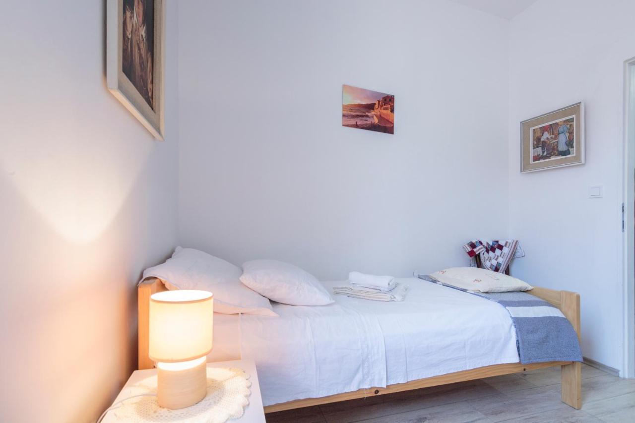 Apartment Esa Komiža Kültér fotó