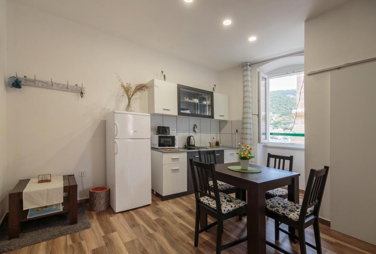 Apartment Esa Komiža Kültér fotó