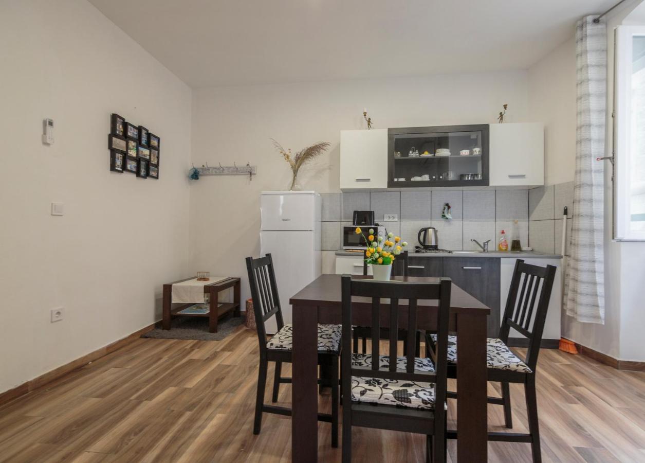 Apartment Esa Komiža Kültér fotó